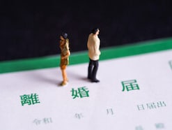 愛のない23年の夫婦生活の先には……。「離婚しない」選択をした50歳女性の決意