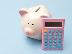 年金を80万円もらいながら、去年1年間、年収125万円ぐらいのアルバイト。確定申告は必要ですか?