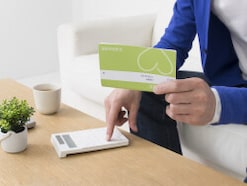 現金800万円のうち「300万円を定期預金に」現金多めで備える35歳