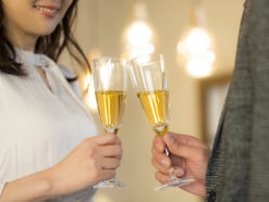 「友達みんなで会ってるだけ」と朝帰りする妻。不倫を疑う夫が初めて気づいた「夫婦の深い溝」