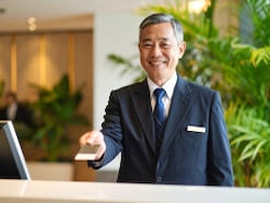 70歳まで働く予定です。年金はいつから受け取るのがよいか、どんな点を考慮して決めればいいですか？