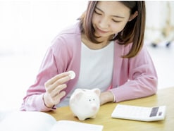 リスクを負いたくないけど寝かせたくない人のお金の預け先って？