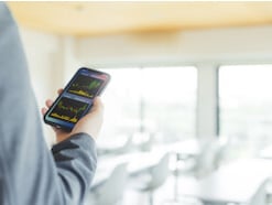 32歳男性「離れていても親孝行ができる」6000円相当のカタログギフトが届く株主優待