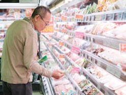 「スーパーを巡って節約しても月2万円の赤字」65歳の年金リアル