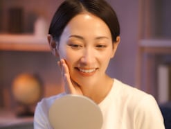 「無料で化粧品がもらえて嬉しい。仕事の嫌なことも吹っ飛ぶ」48歳女性の買ってよかった株主優待