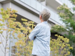 年金月8万円「最後に残るのはカネでも地位でもない」地域に支えられる68歳ひとり暮らし男性の老後