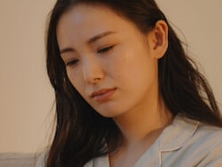 Q. 一人になると気分が落ち込み、涙が出ます。うつ病ではないと思うのですが、どうすべきでしょうか？