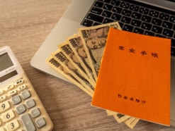 月の年金20万円で毎月赤字10万円「貯金は使い切る想定だったが……」77歳男性が直面した現実