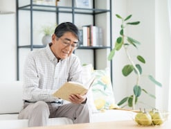 「アルバイト代5万7000円は全額貯金」年金15万円・69歳男性ひとり暮らしの老後