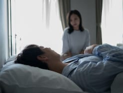 「夫が仕事を盾に育児をまったくせず」世帯年収1100万円でも不満・37歳女性の本音