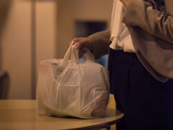 「節約しようと買うのをやめたが…」33歳女性が結局我慢できず、コンビニで“爆買い”してしまったもの