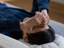 「また食費を削らないといけないね」世帯年収300万円・43歳男性の夫婦給与