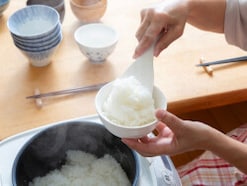 「子どもたちには遠慮なく食べてほしい」男の子3人を育てる44歳女性が、月2万円を節約するためにやったこと
