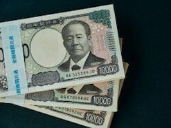 奨学金残り270万円「やりたかった仕事をあきらめ、借金だけが残った」30歳女性の後悔