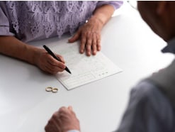 1964年生まれ。障害年金を受給しています。離婚後、元夫の厚生年金も受け取れるのでしょうか？