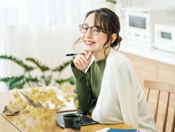 私は年収500万円で働いています。このままの収入で将来的に月20万円の年金を受け取れる？【2026年度】