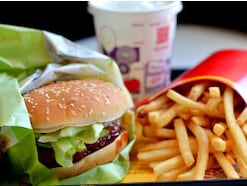 「株主優待は倍マックでも使える」バイト経験ありの25歳女性が6年保有するマクドナルド株の楽しみ方