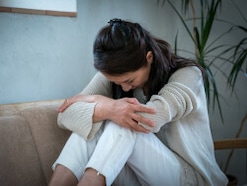 「あのとき結婚していれば……」50・60代未婚者の孤独と「パートナーができない理由」