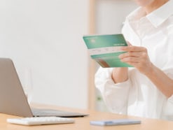 定期預金に3000万円「ずっと10年定期が得だと思っていた。悔しくて仕方ない」50歳女性の選択