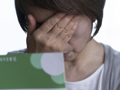 「遺族年金は生活保護費と大差ない」夫が69歳で急逝、71歳女性が丸の内で清掃パートに立つ現実