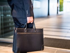 1972年2月生まれですが、60歳から老齢基礎年金や老齢厚生年金を受け取ることはできますか？