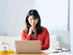 会社員は国民年金保険料を払っているのに、厚生年金保険料も払うのはなぜ？ 二重払いになりませんか？
