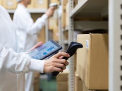 卸売業・小売業の「平均年収」はいくら？ 年代別の推移を紹介
