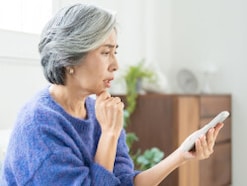 70歳正社員女性「年金3万円と給与16万円では生活できない。いつまで働くのだろう」老後の暮らし