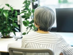 年金月16万円「現職の雇用は70歳まで、元気なうちは働いていたい」67歳女性の年金以外の収入