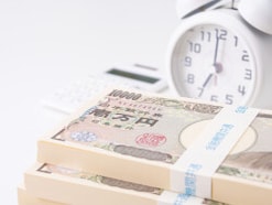 「何も考えずに積み立ててきただけでこんな思いをしていいのか、罰が当たるのでは」48歳男性の積立投資10年