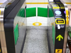 年金月14万円「電車移動がこんなに高いものだとは知らなかった」65歳男性のリタイア生活