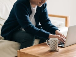「どんだけ稼いでないんだよと言われそう」労働収入8万円・母と暮らす51歳男性の非課税生活
