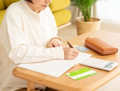 夫婦の公的年金月約21万円「食費は1日1500円。夫のアルバイト代から5万円ほど補う」67歳女性の家計