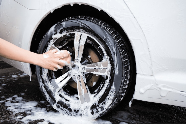 車用ホイールクリーナーの使い方・洗浄時の注意点は？