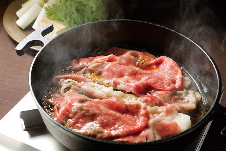 すき焼き鍋は熱伝導率が高くて底が浅い!