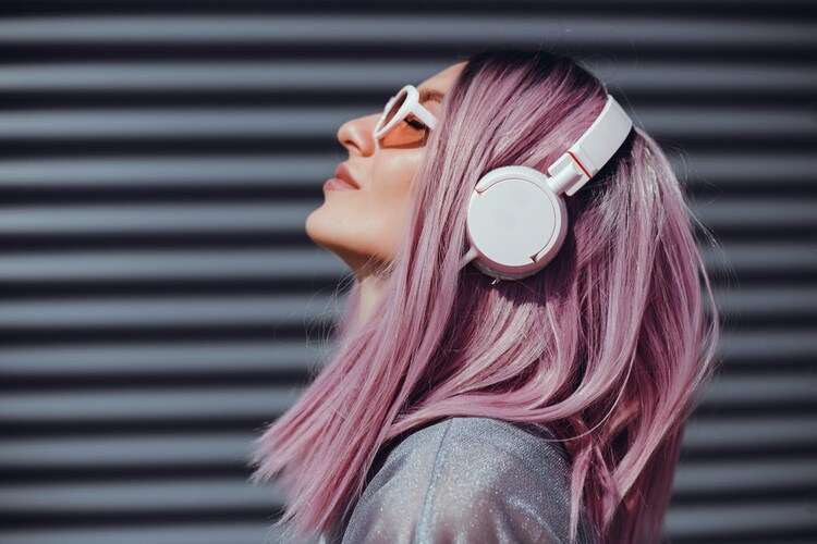 高音質な音楽を楽しめるヘッドホンもチェック