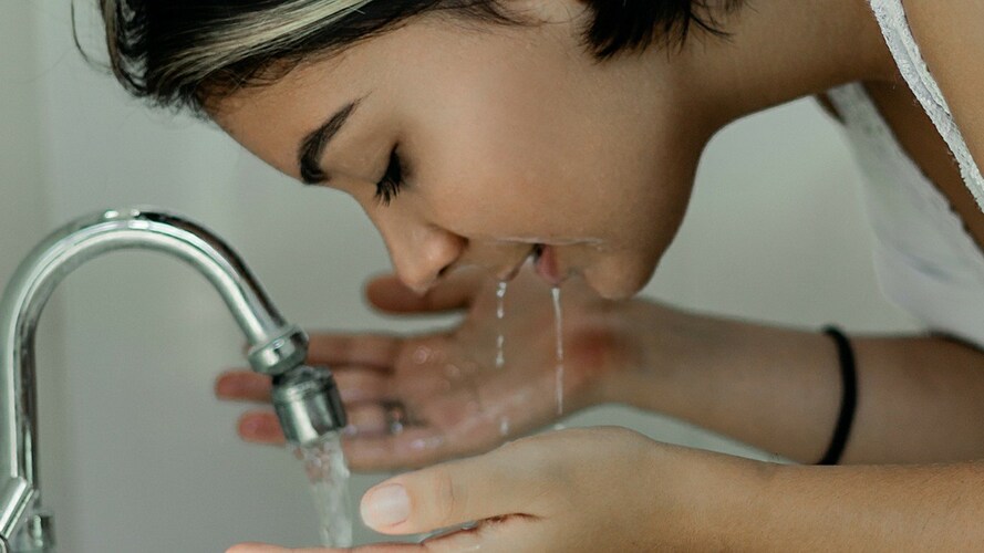 洗顔したら化粧水＆乳液ですかさず保湿！