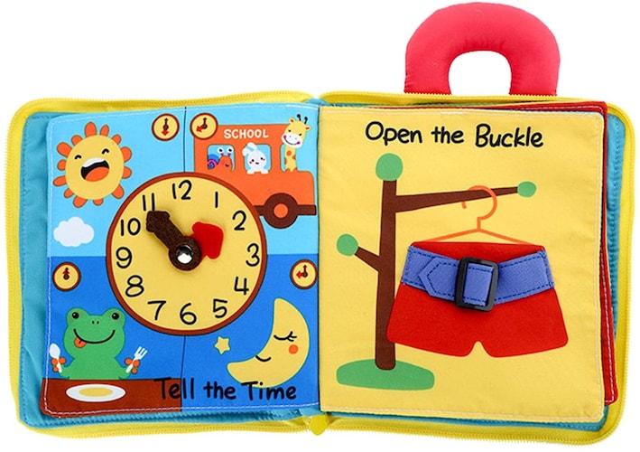 知育玩具に最適な時計つきや英語の本も