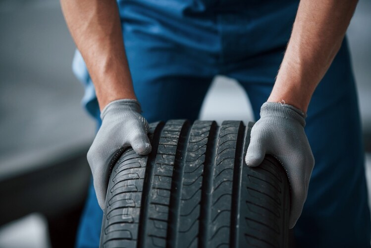 処分方法|カーディーラーなどへ持ち込んで!未使用なら買取業者も