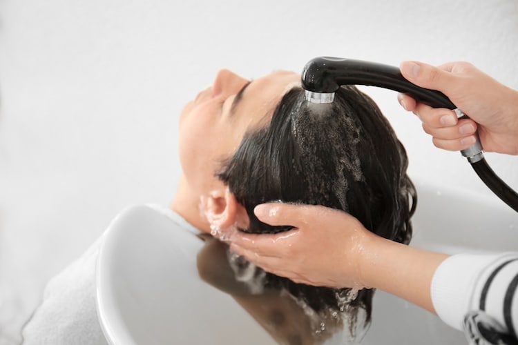 メンズヘアスプレーの落とし方