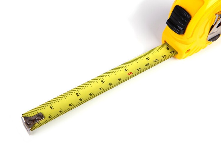 大きさ|15cm、100g程度なら片手で操作しやすい