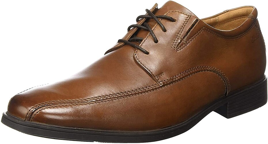 クラークス(Clarks)|コストパフォーマンスや機能性に注目