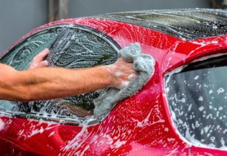 洗車の手順【傷つけないポイント】