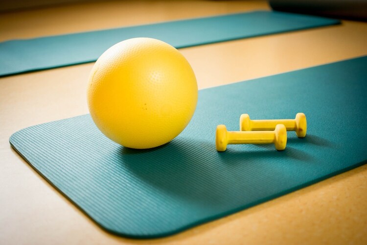 重さ|基礎トレーニングや女性には2~3kg、本格的な筋トレには4㎏以上を