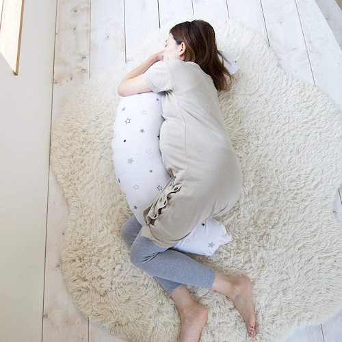 コスパ重視の方には妊娠中から使える「抱き枕型」