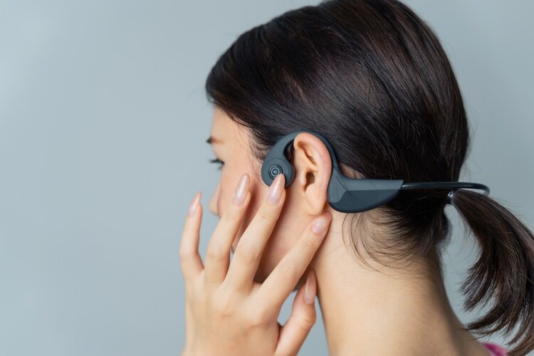 骨伝導イヤホンは音漏れはどれくらいの音量?