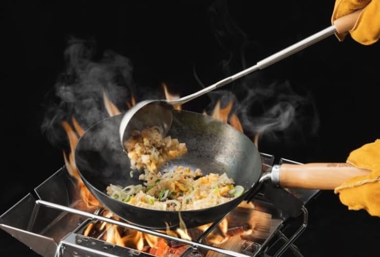 幅広い調理に対応の万能モデルなら「中華鍋」
