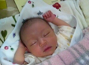 子どもを育て上げるのに2400万円