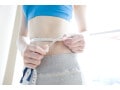 股関節ストレッチはお腹痩せに効果大……ねじりストレッチに挑戦！