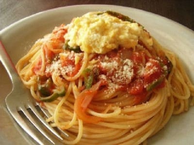 卵と野菜のトマトパスタレシピ……ナポリタン風！
